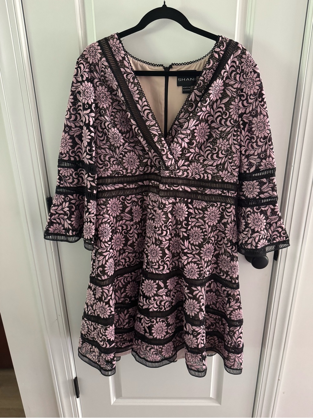 Shani Bell-Sleeve Surplice Lace Dress in Dusty Pink